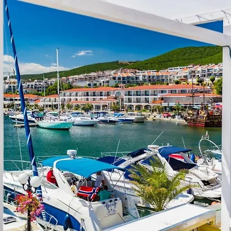 Marina St. Vlas מלון דירות