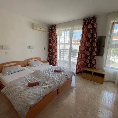 Marina St. Vlas מלון דירות 4*